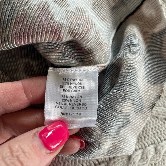 Sale! Joseph A. Long Sleeve Sweater with Oversized Sleeve Women’s Size M - Picture 13 of 15